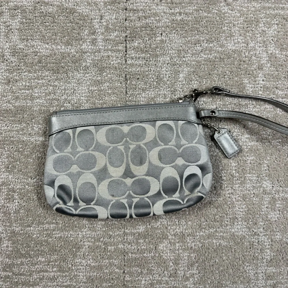 Coach Y2K Gray C Print Wristlet Wallet - Picture 4 of 6